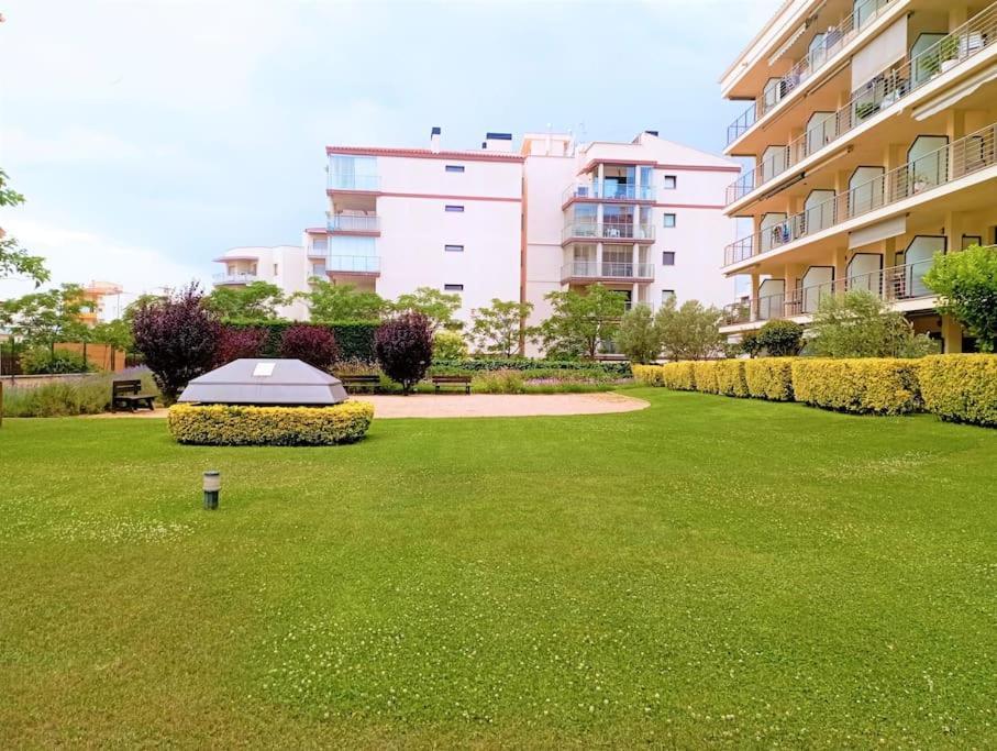Apartamento En Primera Linea De Mar Росес Екстериор снимка